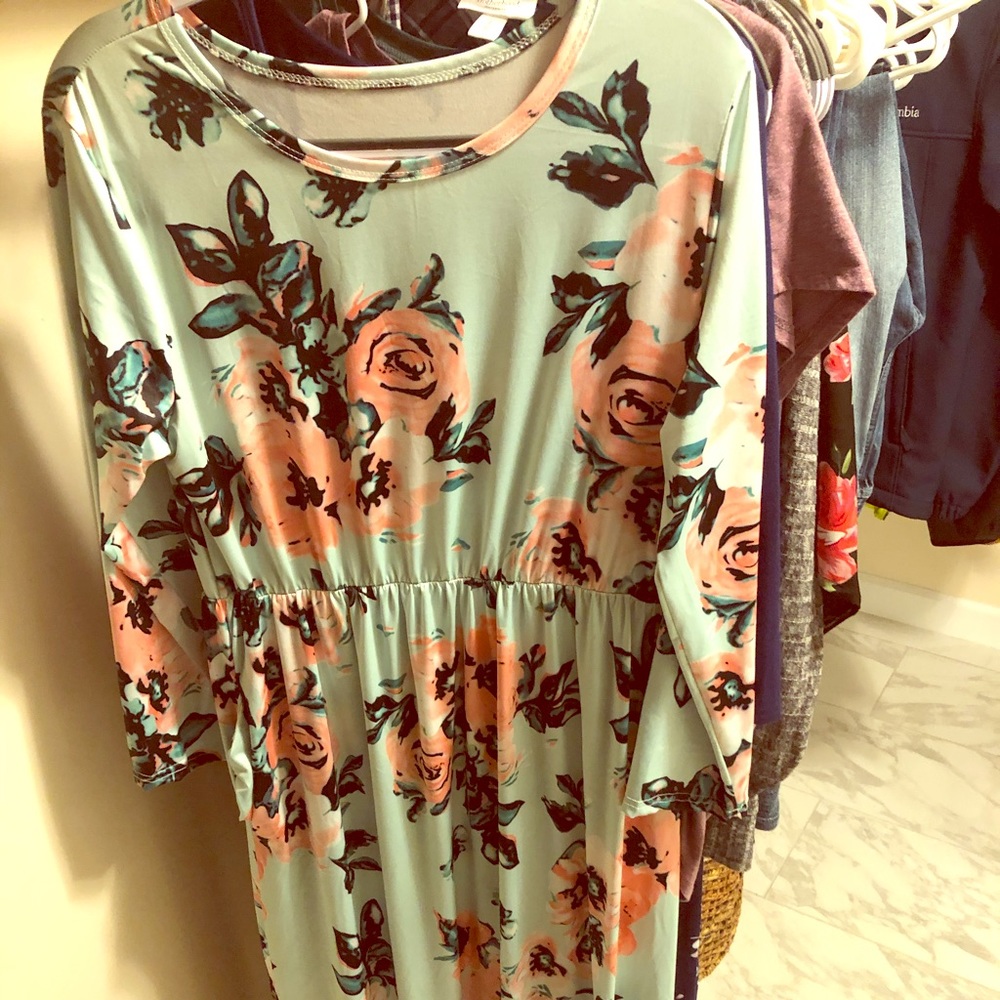 HOOYON 
Women's Floral Maxi Dress with Pockets